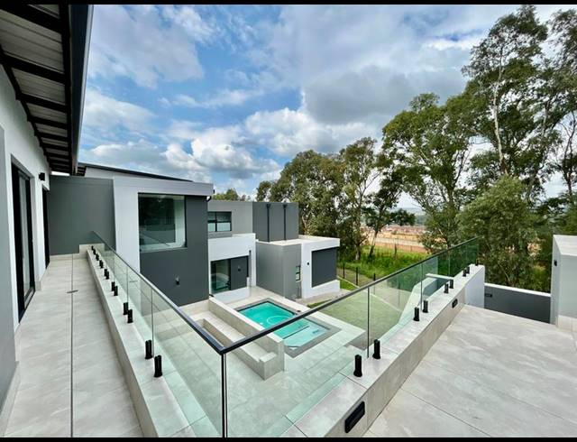 5 BEDROOM HOUSE FOR SALE IN MIDSTREAM RIDGE